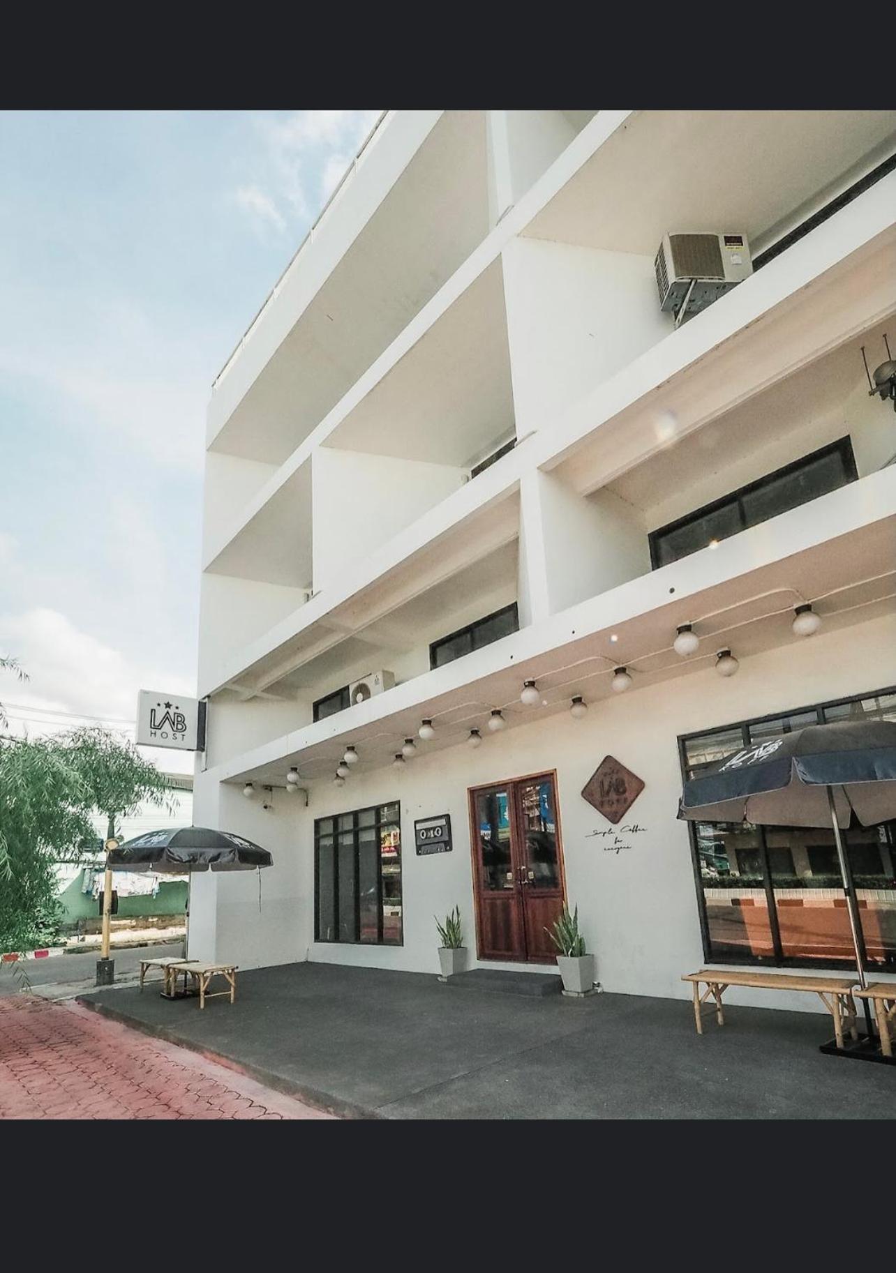 Labkoff Cafe And Hostel Kanchanaburi Exteriér fotografie